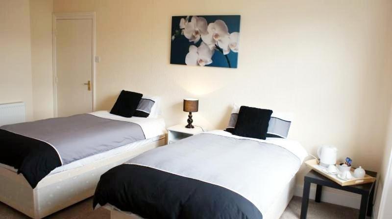 Bentons Guest House Τσέλτενχαμ Δωμάτιο φωτογραφία