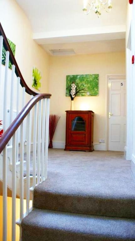 Bentons Guest House Τσέλτενχαμ Εξωτερικό φωτογραφία