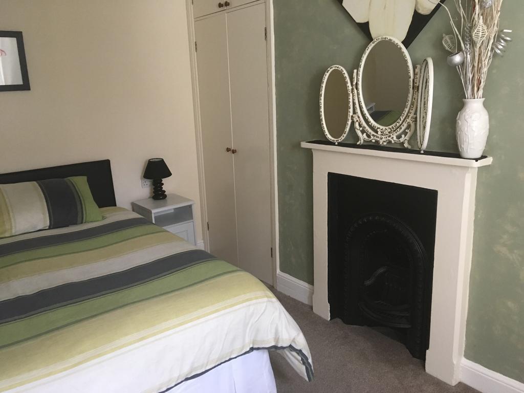 Bentons Guest House Τσέλτενχαμ Εξωτερικό φωτογραφία