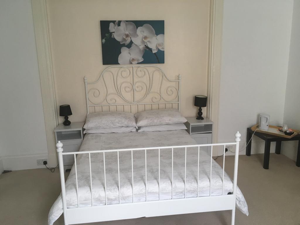 Bentons Guest House Τσέλτενχαμ Εξωτερικό φωτογραφία