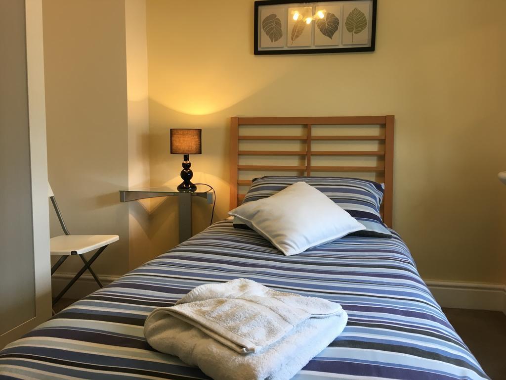 Bentons Guest House Τσέλτενχαμ Εξωτερικό φωτογραφία