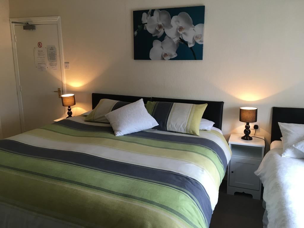 Bentons Guest House Τσέλτενχαμ Δωμάτιο φωτογραφία