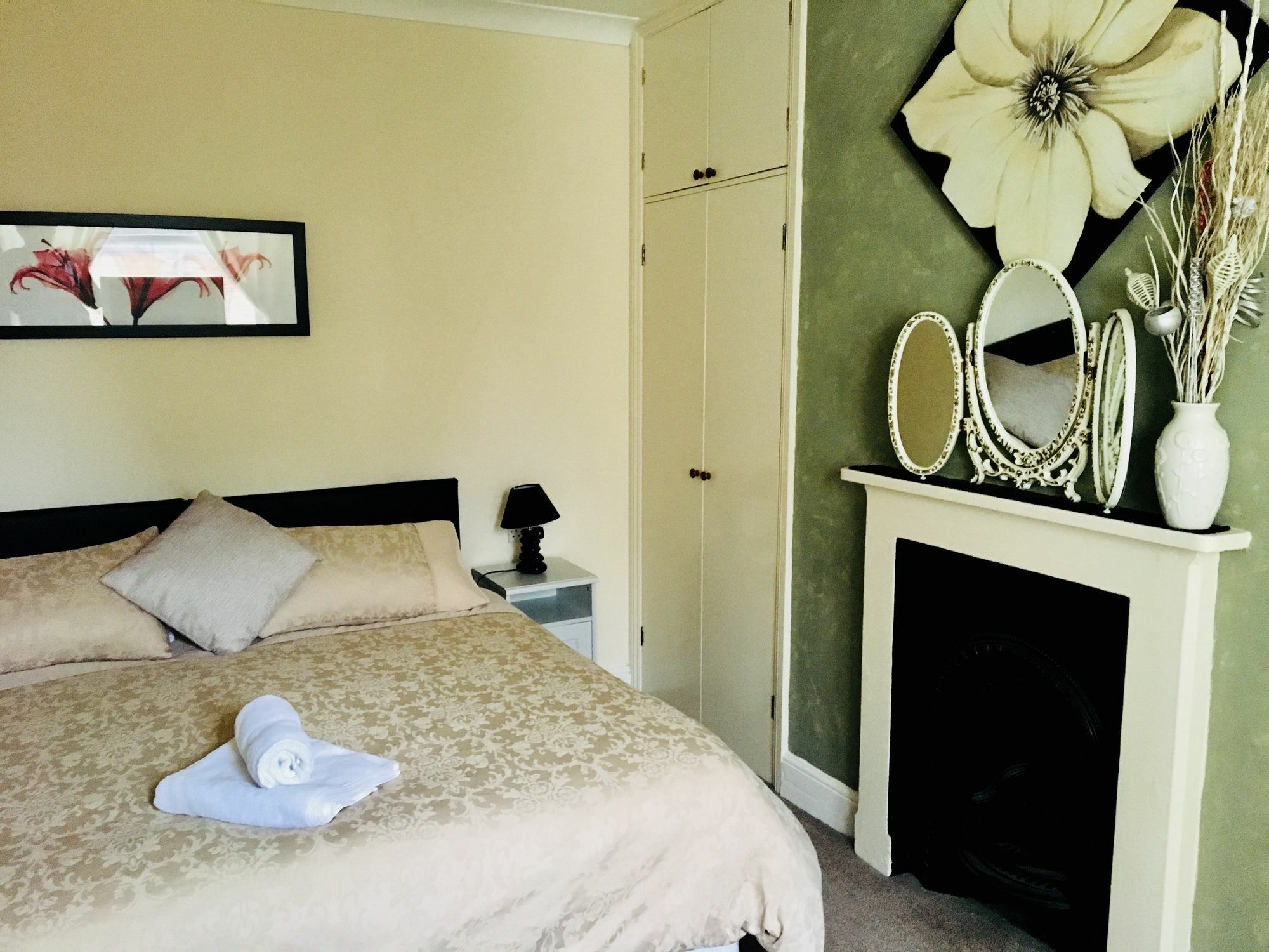 Bentons Guest House Τσέλτενχαμ Εξωτερικό φωτογραφία