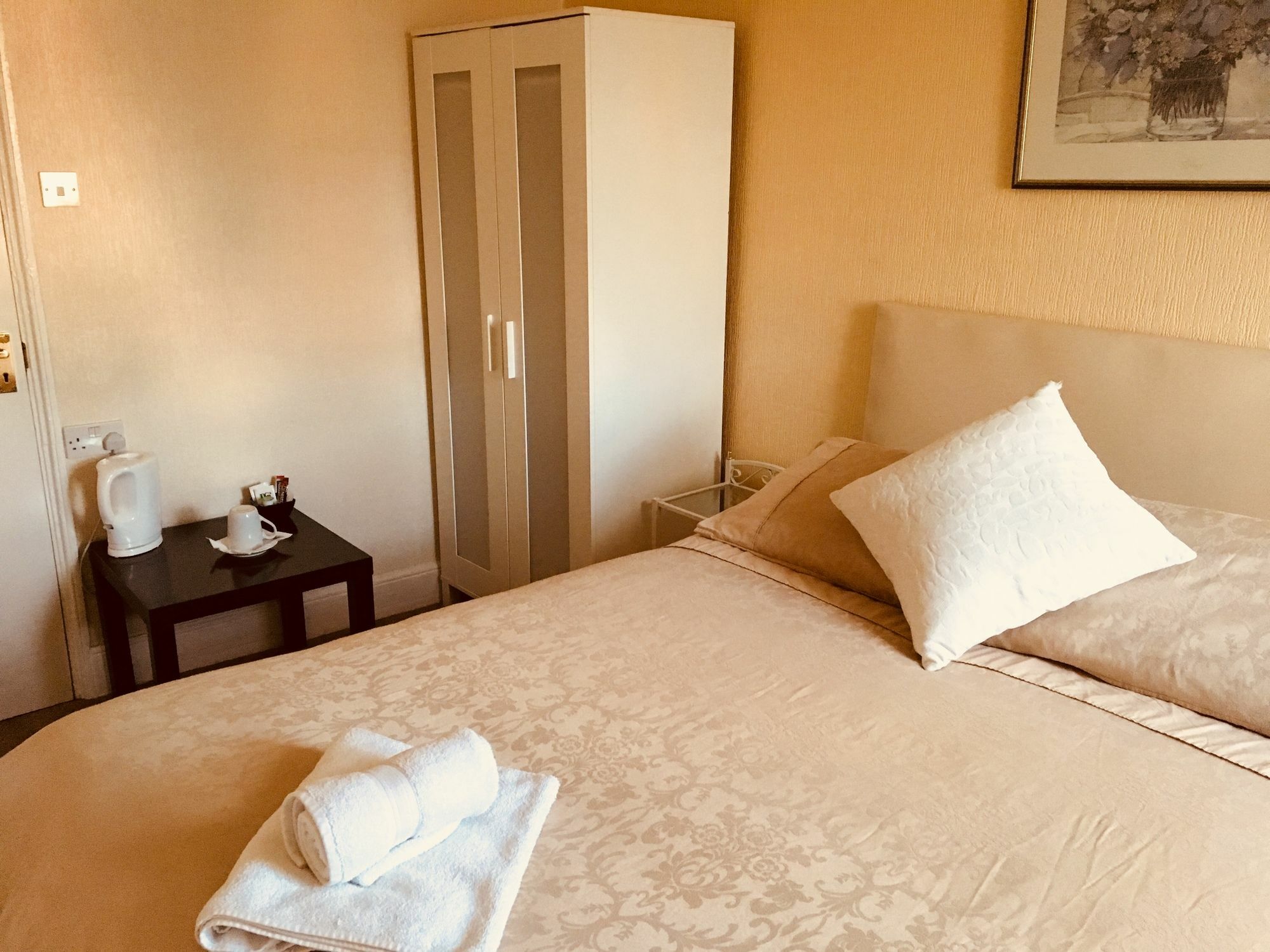 Bentons Guest House Τσέλτενχαμ Εξωτερικό φωτογραφία
